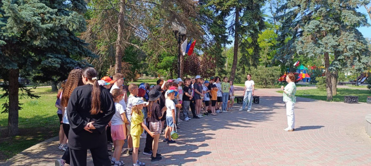 Открытие школьного летнего лагеря.